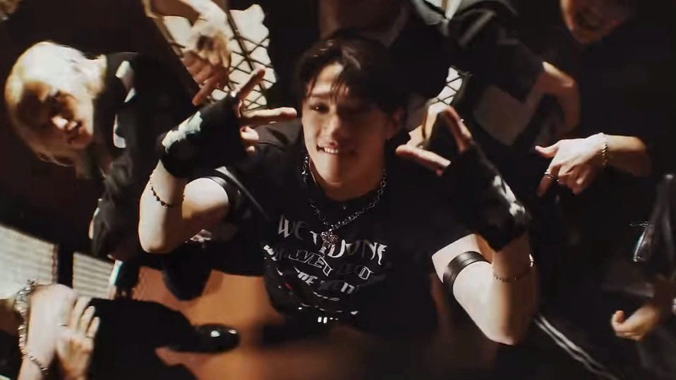 “STRAY KIDS” BANG CHAN