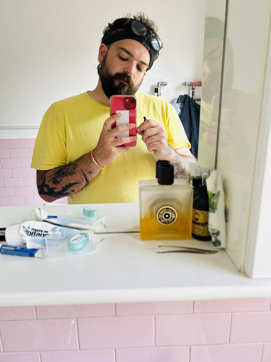 Face reveal del player di cs più forte del Trentino

(Perdendo tempo a lavoro facendo foto nei bagni dei clienti)