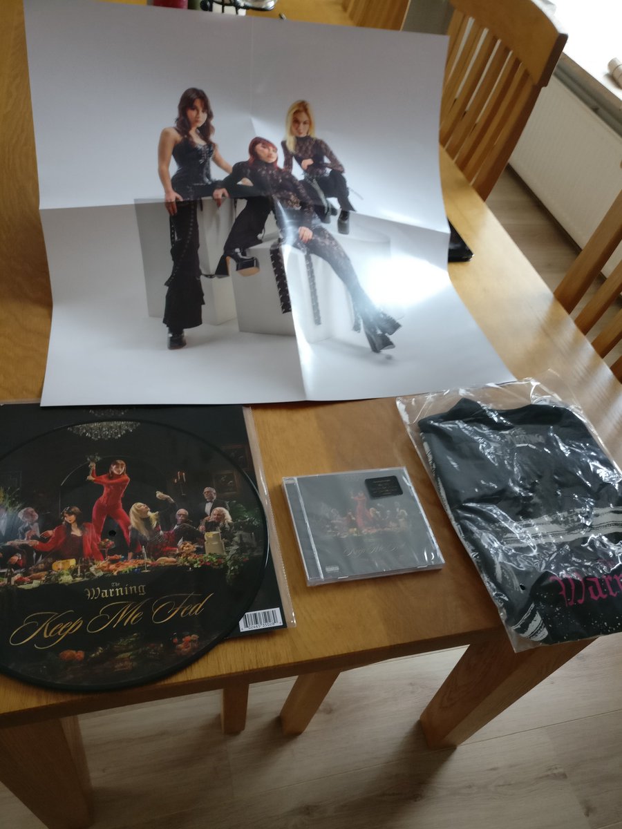Yes, it's there! Now waiting for the signed CD's...