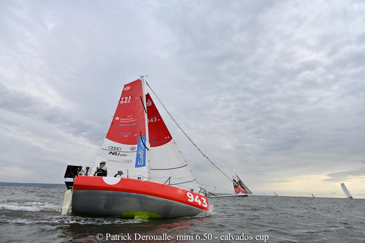 Lgrandlarge's tweet photo. [MINI 6.50] Dernière course de la Mini Calvados Cup 🏁

Après deux premières courses techniques en double, les marins lorientais sont actuellement en pleine troisième étape.

🗺 https://t.co/4CwOlwB1EP 
📸  Patrick Dérouille 

@lorientagglo

#CourseAuLarge #Sailing #LorientLaBase https://t.co/aFkhMRxekA