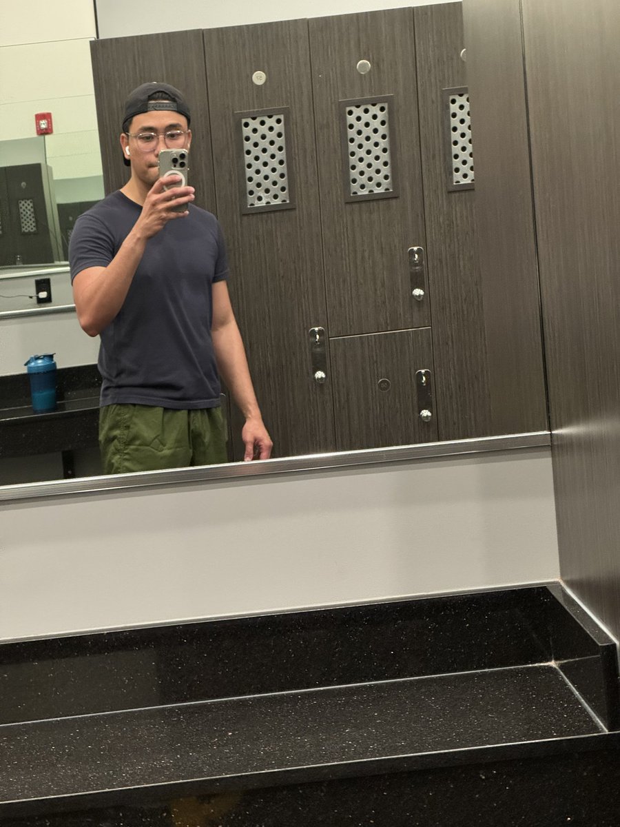 DOMZperidone's tweet photo. Feelin the pump yesterday! Am I entering my butch era?! #gay https://t.co/x12pAMB7GC