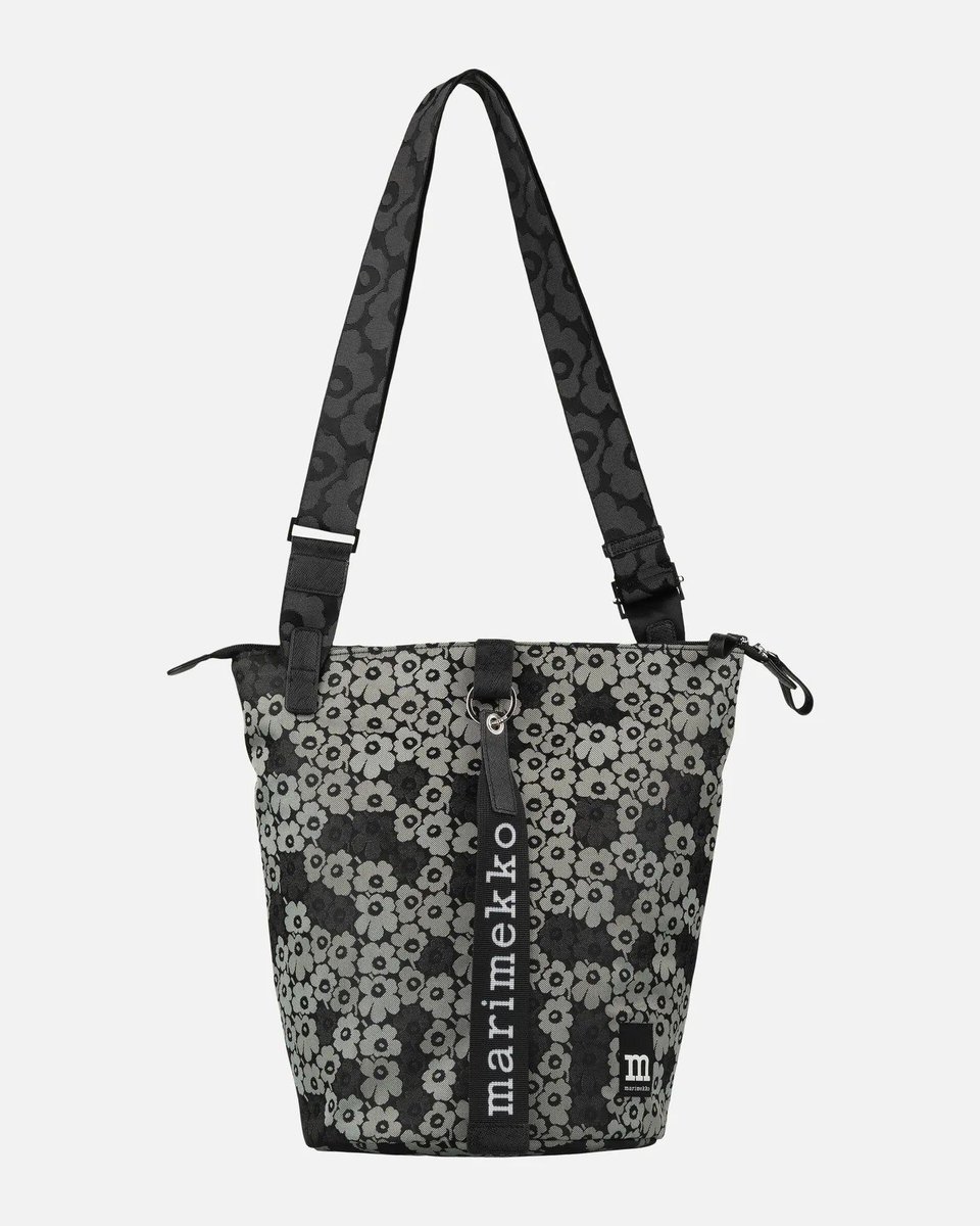 finnport's tweet image. Eco-friendly &amp;amp; fabulous! Marimekko All Day Bucket: recycled polyester Unikko bag. 3 compartments, adjustable strap. #Marimekko #sustainablestyle #everydaybag #thunderbay #newarrivals #unikko #style

finnport.com/products/all-d…