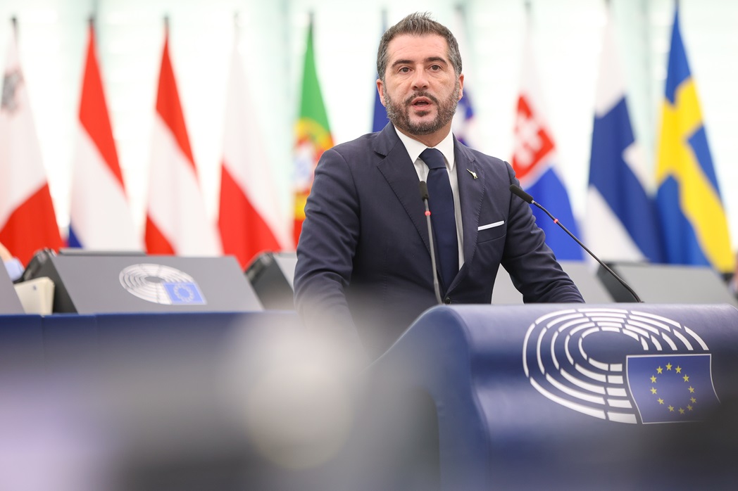 TodayEuropa's tweet photo. .@PaoloBorchia  capodelegazione della @Lega_gruppoID al Parlamento europeo: "Pronto a lavorare duro, saremo protagonisti" https://t.co/2OoygEEE8w https://t.co/aw5z57VAbM