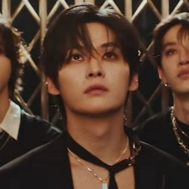 linoarashi's tweet image. “who are you?”                        “i’m you, but     
                                                           stronger”