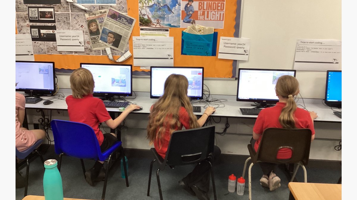 TCJANotts's tweet photo. Year 5 had a great time at The Carlton Academy with Mr Dickinson, who taught us how to use Flowol. We programmed a lighthouse and traffic lights. Silver Birch were a credit to our school. https://t.co/mS7pAgrctk