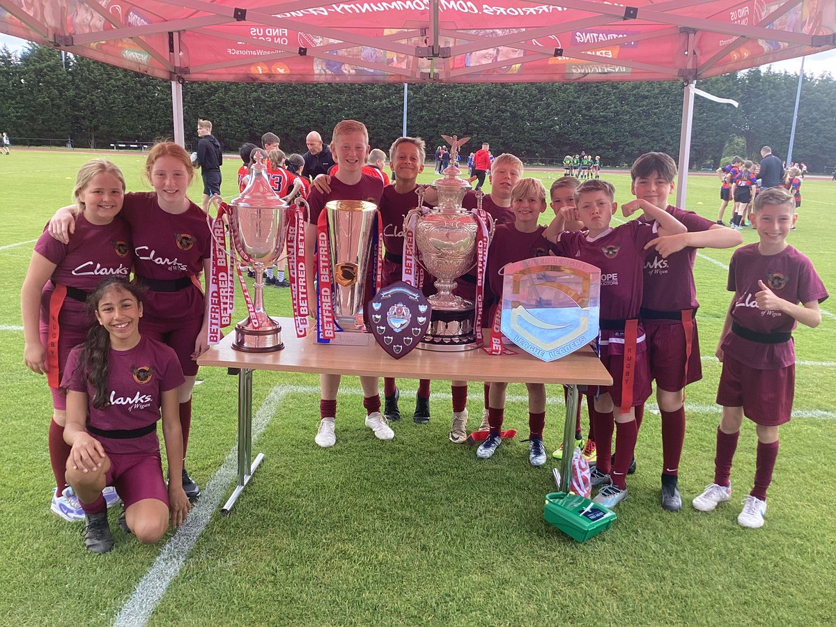 A valiant effort today from our Year 5/6 tag rugby team! Winning the group stage and finishing in 5th place out of 35 schools is another fantastic achievement in itself! Player of the tournament goes to Cooper (Y6) for his excellent tackling and movement on the ball!