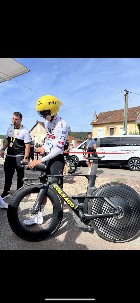 #tourRTVE5j 
Pero a dónde va el bicho con esta máquina?