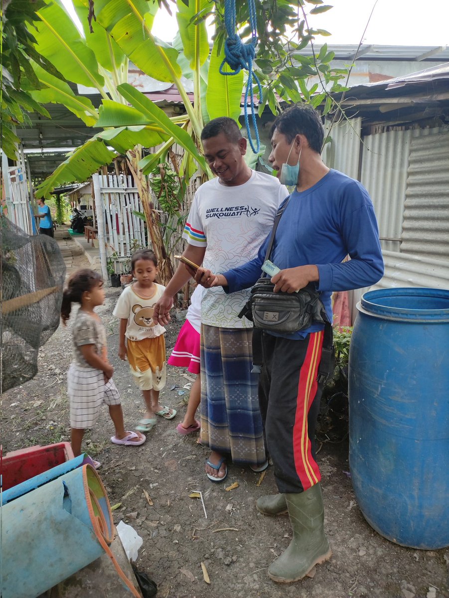 bett_alqi's tweet photo. Jumat (5/7), Baiti, Luhkan Bojonegoro, mendampingi #panen Lele di Bpk Sugianto (Ds. Padang), teknologi sederhana, sebanyak 101 kg, kolam tanah luas 120 m², size 8 - 12 ek/kg, harga Rp. 19.000/kg
#GiatLuhkanSatminkalBWI
#Bnegoro 
@bppsdm_bp3bwi
@pusluh_bppsdm https://t.co/8HZYjIPh6O