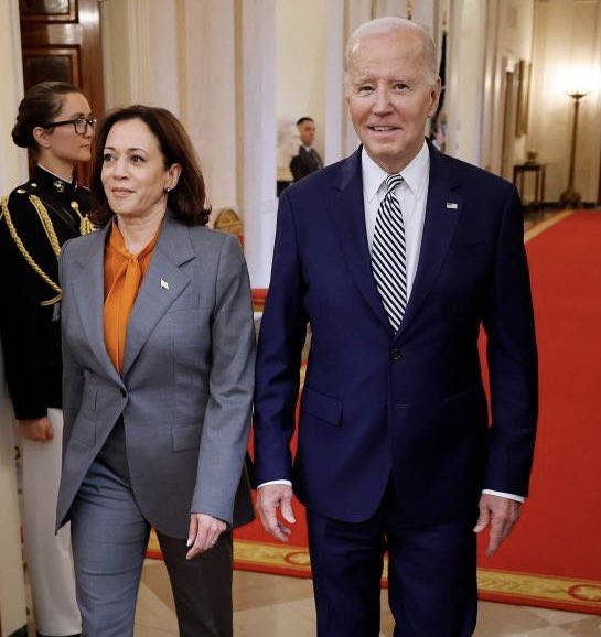funder's tweet photo. Who else is absolutely voting for Biden-Harris? I am, without a doubt.

#DemocratsDeliverGoodJobs https://t.co/sSeTnJD7yj