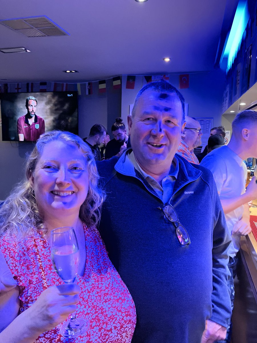 LouiseP70493237's tweet image. This isn’t just any Friday night in the pub. 
It’s a post #ToryWipeout Friday night in the pub.
