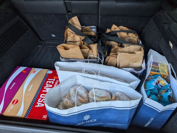 andy_haaf's tweet photo. The first Friday of each month my wife Christina makes 30 lunches for Lazarus House which is a shelter for people in need. It is a blessing to be able to give back. https://t.co/OekJV4Yy9q