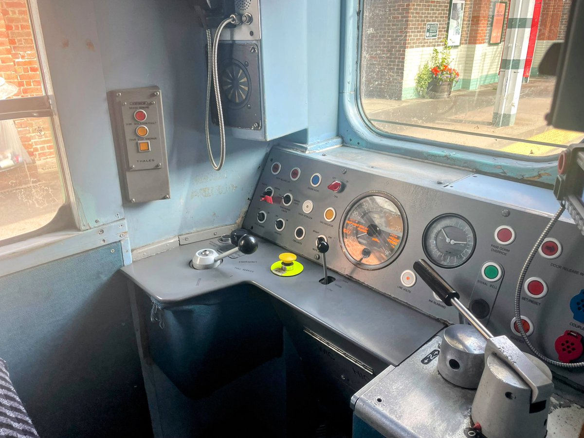 Dominic_Noades's tweet image. Miss this Little units, Shame they are now in scrapyard…..Class 313 - 1976 To 2023….

Southern Rail Electric Multiple Units Class 313214 &amp;amp; 313215 is seen sitting at Littlehampton Station on Monday 29th of August 2022.

@SouthernRailUK #Class313

flic.kr/p/2q2sbpY