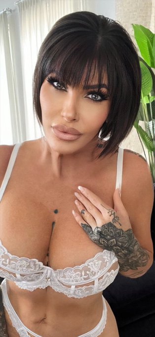 This months live show will be on July 19th 5pm PST. Join today so you don&rsquo;t miss it. ✨🤍✨ https://t.co/N9bEkTYAlH