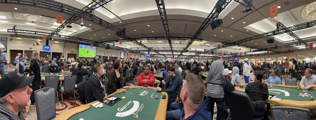 rickoh19's tweet image. Waited 22 years for this day - World Series of Poker MAIN EVENT! @WSOP #MainEvent @Mythical @rhettmc @LinkNeal @StevieWLevine @MythicalDaily @MythicalChef  @FlemilyEming @ChaseHilt @losfamgeles ya’ll helped me through my darkest days &amp;amp; brought me to this moment. LET’S FUCKING GO!
