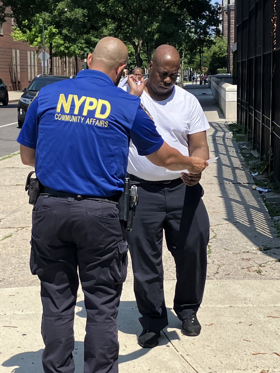 NYPD70Pct's tweet image. In an ongoing effort to keep our community safe from scams, your Crime Prevention Officer was posting and distributing safety tips in the neighborhood.
#stopscamming  🚫🦹‍♂️🦹☎️💳