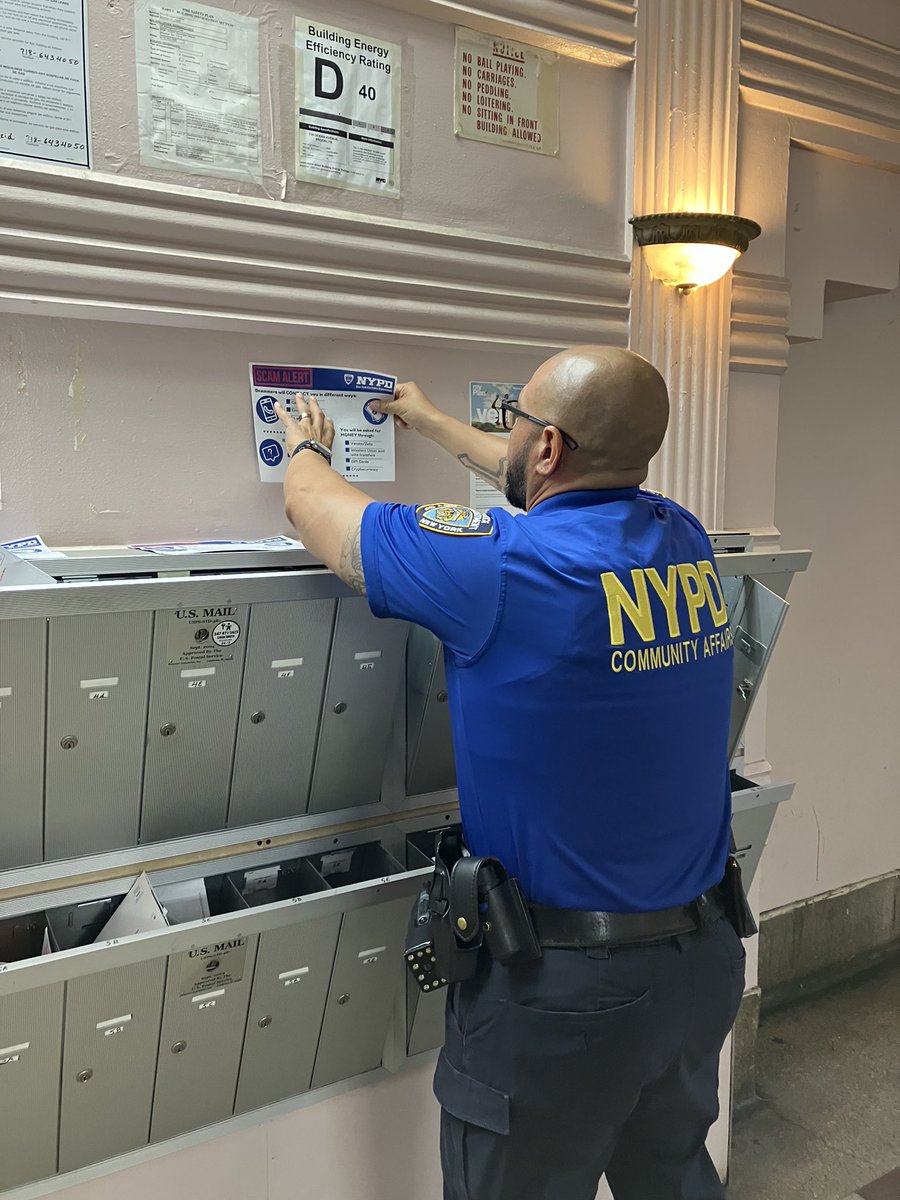 NYPD70Pct's tweet image. In an ongoing effort to keep our community safe from scams, your Crime Prevention Officer was posting and distributing safety tips in the neighborhood.
#stopscamming  🚫🦹‍♂️🦹☎️💳