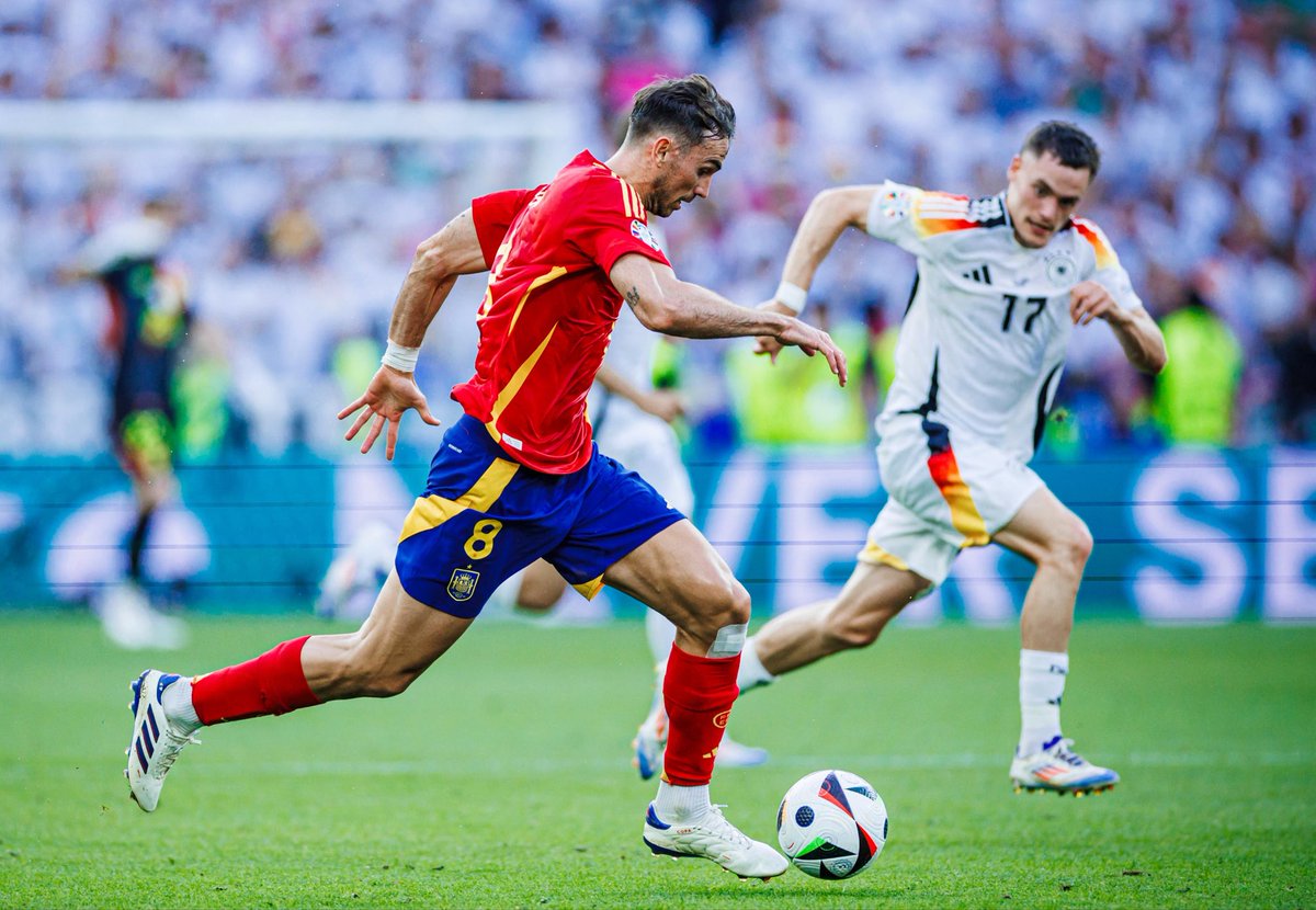 FABIAN RUIZ &amp; RODRI

Ini bilang sekali lagi: Mereka adalah duet gelandang tengah terbaik di #Euro2024. Aliran bola Spanyol—entah itu switch, progresif, ke mana aja—terjaga berkat keduanya. Main fisikal bisa. Di-press pintar cari ruang, bisa ngelolosin diri pakai skill. CERDAS.