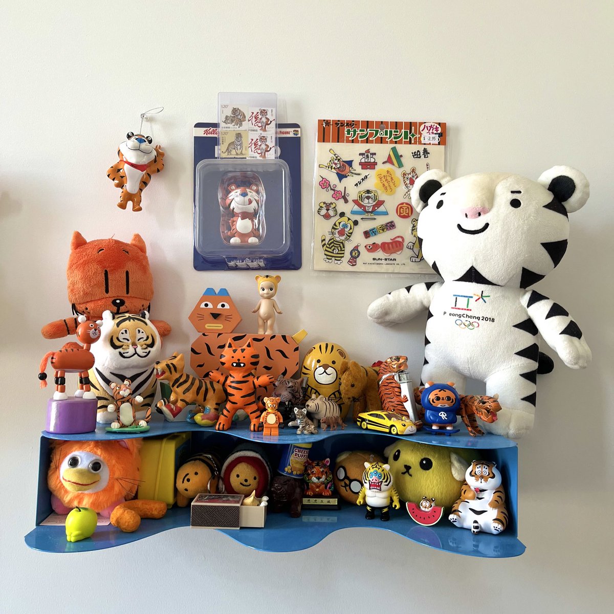 jxiaoo's tweet photo. Some of my shelves https://t.co/1ya4vudX5z