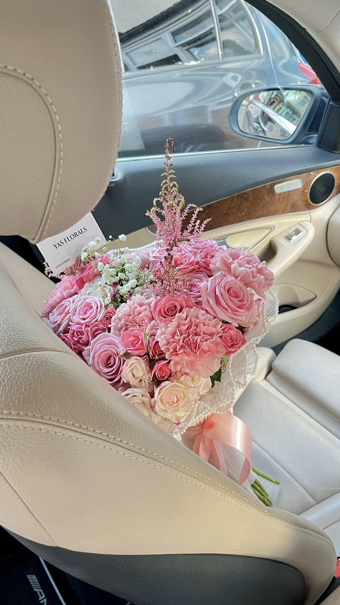 yasflorals's tweet photo. if 🌸 was a bouquet https://t.co/j3T4Vx9O9K