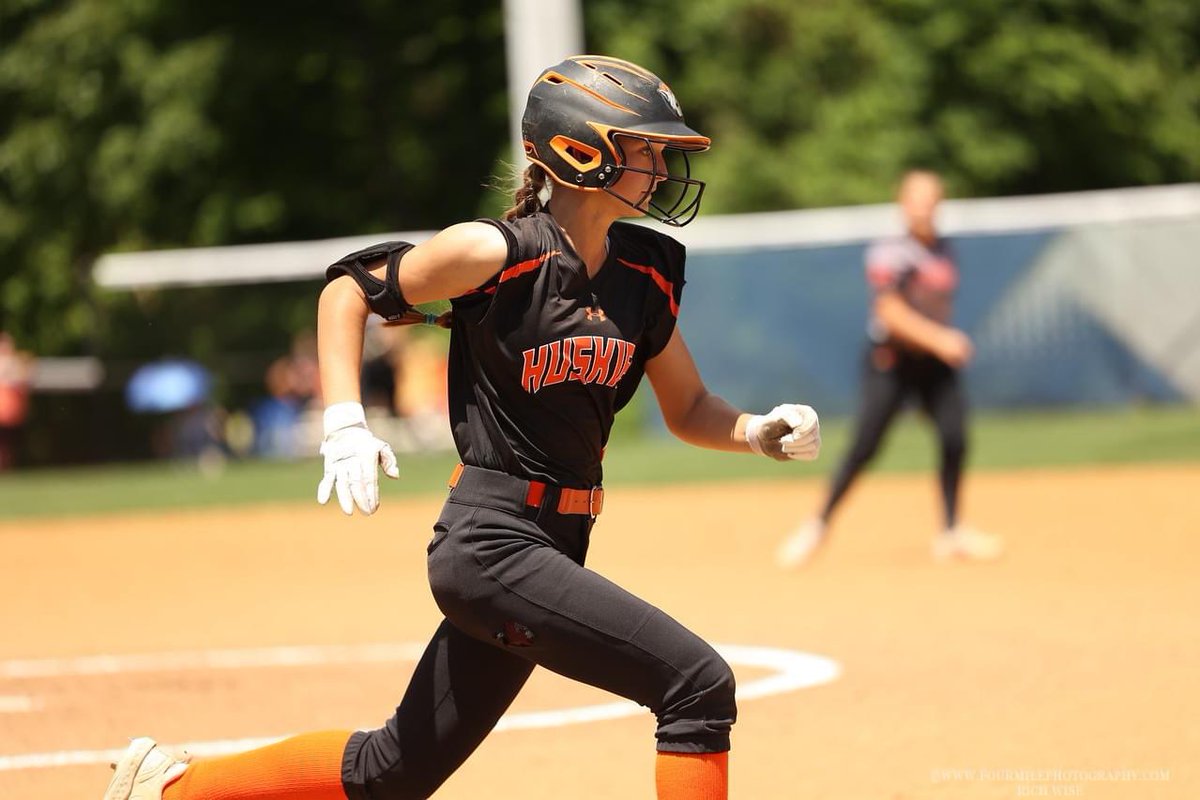 hc_huskies_sb's tweet photo. Congrats to @addison_lucas13 and @bcipalla2027 for achieving 1st Team All State 3A!! #hcproud #hcsoftball🥎🖤🧡
https://t.co/h67B9zKeii https://t.co/lGoFmW3sKe