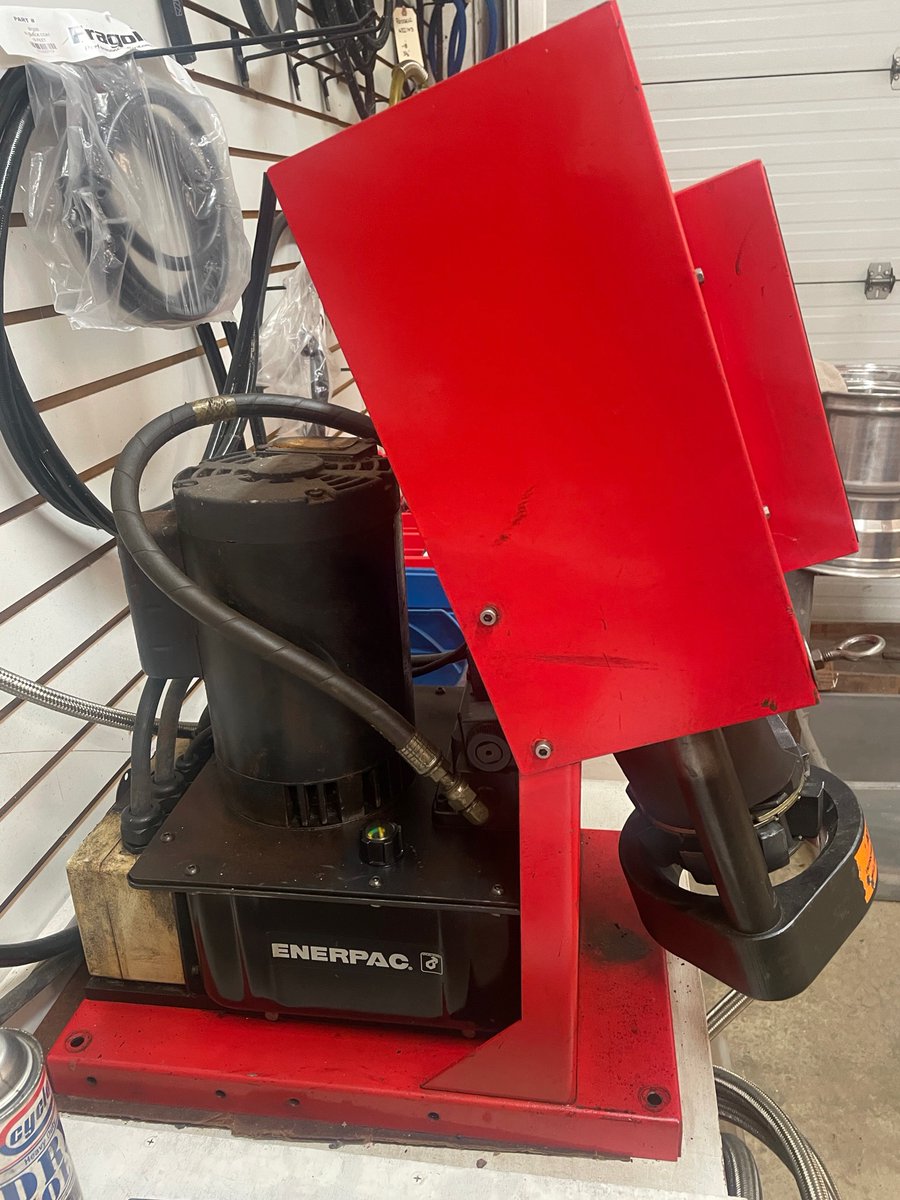 DEEZPerformance's tweet image. Aeroquip FT1380 Crimper and Seven dies. $3500. Must pick up, no shipping option. Call DEEZ Performance