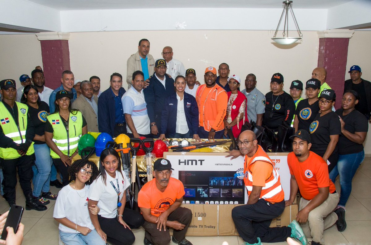AlcaldiadeSDN's tweet photo. Dotamos a nuestro Comité de  Contingencia, Mitigación y Respuesta de los equipos necesarios para hacer frente a las necesidades de los munícipes, ante las situaciones dejada por las lluvias. https://t.co/QlYf7bOQJm