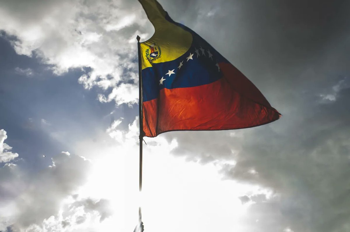 FundaproalO's tweet photo. ¡Viva la Revolución Bolivariana, viva Nicolás Maduro, viva Venezuela! 🇻🇪✊🔴
@nicolasmaduro
@MinAlimenVen
@lealtelleria
@MelendezPedro86
#Fundaproal #venezuelavacontodo 💪🫶 https://t.co/aJMN76FP7y