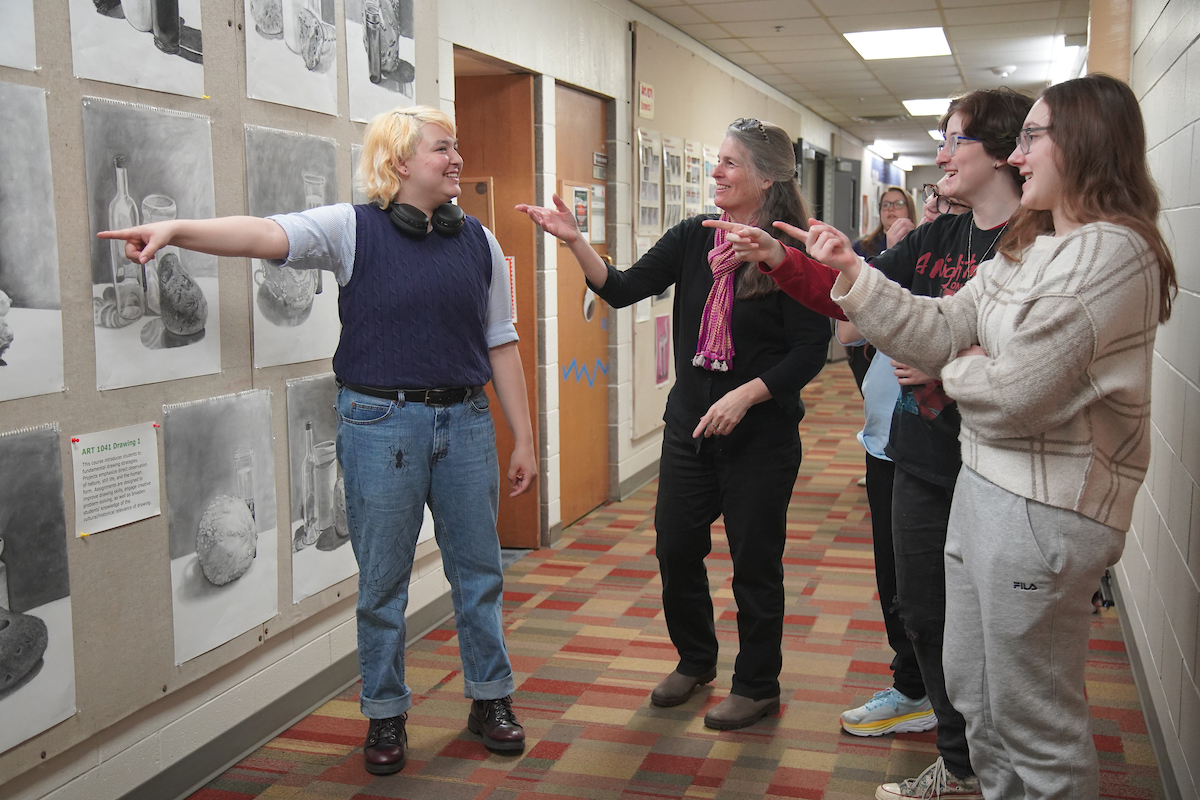 CenturyCollege's tweet image. Ever dreamed of an art career? Our AFA in Fine Art at #CenturyCollege is your stepping stone to a BFA or BA degree. Transfer credits seamlessly to top universities! Learn more today! 🎨 

century.edu/programs/art/

#TransferPathways 
#ArtLife #FineArt #AFA #CommunityCollege