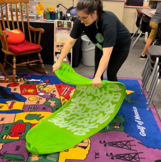 MrsPivonka's tweet image. Throwback to finally being able to fold a #Flidgrid Voice Pod after watching @MrCoachK15’s video tutorial! 
@mrsjones72812 @MrsThaiPappa remember how real the struggle was?? Love to all @MicrosoftFlip fam!! #flipgridfever 
#FlipgridFriday 💚💖