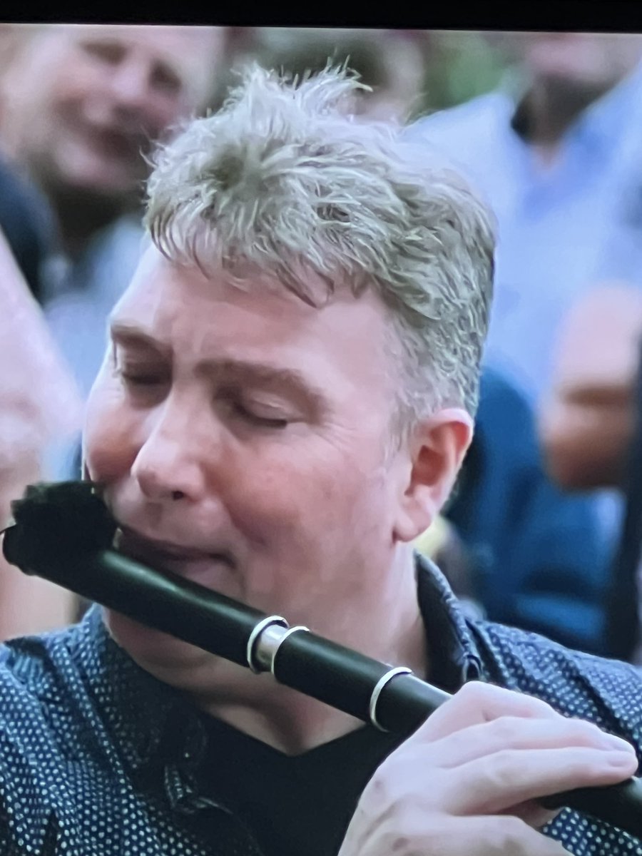 j0shuah's tweet photo. You never know where @joelycett will pop up! I never knew he played the flute in a traditional Irish Ceilí group- he’s a natural! 🪈 👏 https://t.co/zU1LpBN21U
