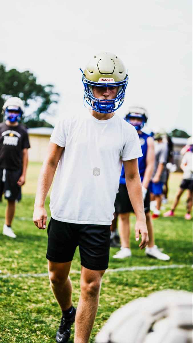 Stags Football Recruiting (@stagsrecruiting) on Twitter photo 🦌STAG SPOTLIGHT🦌
4️⃣9️⃣ days until kickoff
7 weeks!!
Todays spotlight is <a href="/CurwenRyland/">RylandCurwen</a>
Height: 5’10”
Weight: 153
Pos: K
Fact: Ryland is a first year football player that also stars on the soccer team. He is a 2027 prospect.
Pic cred: <a href="/EliteEmpireATH/">Elite Empire Athletes™</a>
#BetterAtBerkeley 🦌STAG SPOTLIGHT🦌
4️⃣9️⃣ days until kickoff
7 weeks!!
Todays spotlight is <a href="/CurwenRyland/">RylandCurwen</a>
Height: 5’10”
Weight: 153
Pos: K
Fact: Ryland is a first year football player that also stars on the soccer team. He is a 2027 prospect.
Pic cred: <a href="/EliteEmpireATH/">Elite Empire Athletes™</a>
#BetterAtBerkeley