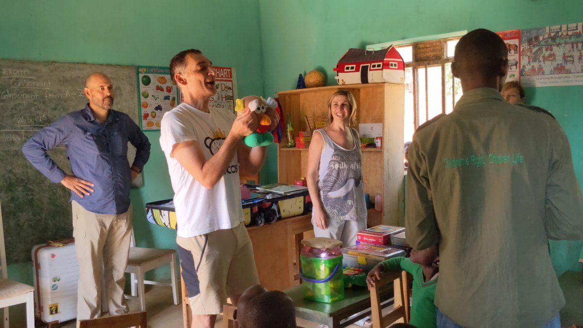 Our heartfelt thanks to <a href="/ImigongoPartner/">Imigongo Partners 🇷🇼</a> for their generous donations of school materials and training at ECD Hirwa today. Together, we're building brighter futures! 🌍💖 #HIRWAChildrenFoundation