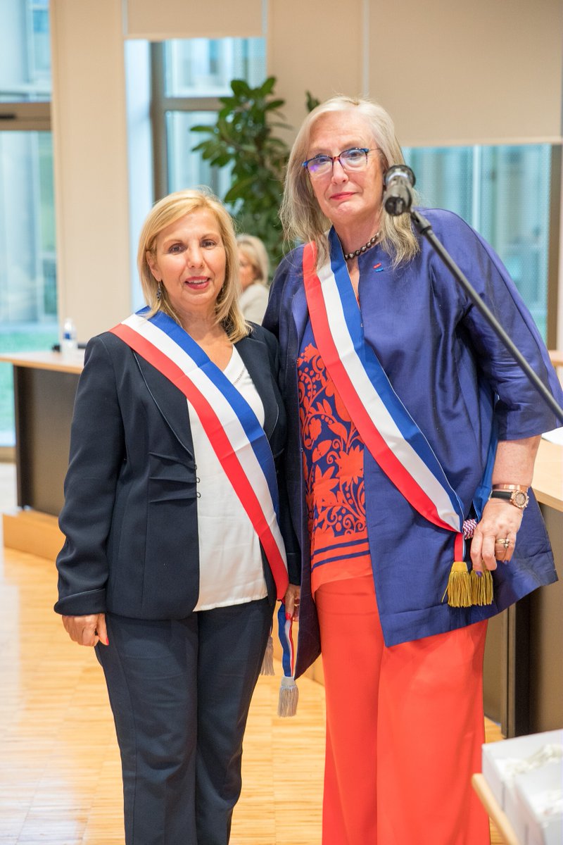 📽 | VIDÉO | Brigitte Marsigny (<a href="/B_Marsigny/">Brigitte MARSIGNY</a>), maire de Noisy-le-Grand, rend hommage à Marylise Martins, adjointe déléguée à la Culture, décédée hier soir.
👉 Voir la vidéo : urlz.fr/r9vG