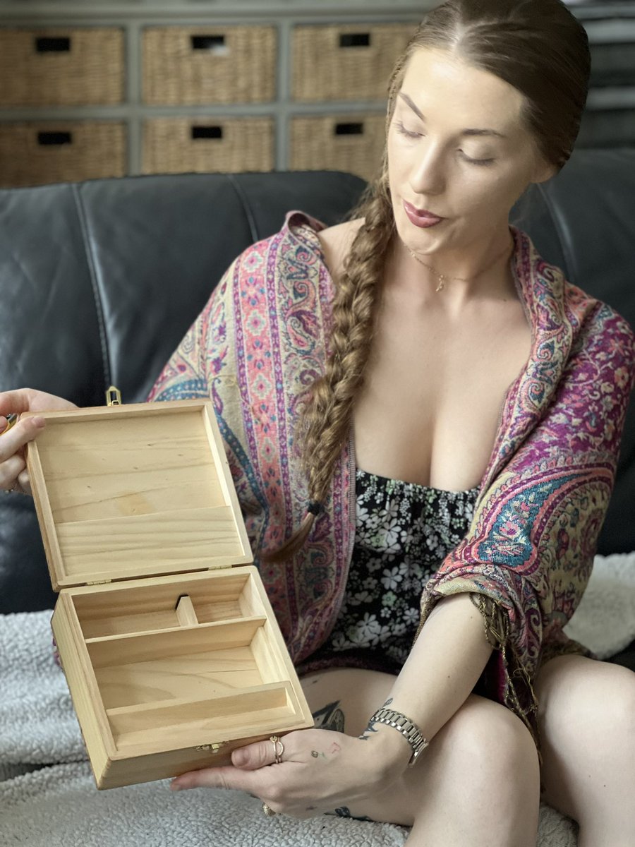 GreenGoddessSup's tweet photo. Get organized! Stay discreet and classy with one of gorgeous wooden storage boxes!  

Several sizes, designs and woods available including pine and bamboo! 

https://t.co/k3fQfkVKGP

#cannabiscommunity #420life #storage #storagebox #stashbox #stoner #iwillmarrymary #mmemberville https://t.co/S1NwDI14r0