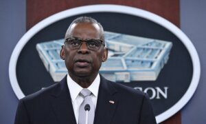 5imonica's tweet photo. Defense Secretary Lloyd Austin admits not disclosing his cancer surgery and hospitalization was mishandled. "The American people have a right to know." #Transparency #Leadership #HealthDisclosure https://t.co/z82MhDdsK6 https://t.co/IA1XA6oJYO