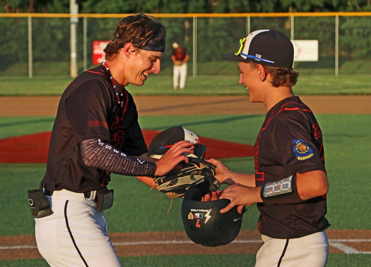 EntPubSports's tweet photo. Out of a sticky situation: Fort Calhoun Seniors come through, beat Plattsmouth 3-0 #nebpreps #FortCalhounNE Click here: https://t.co/a84puu0WYE https://t.co/4HSLpW7oIX