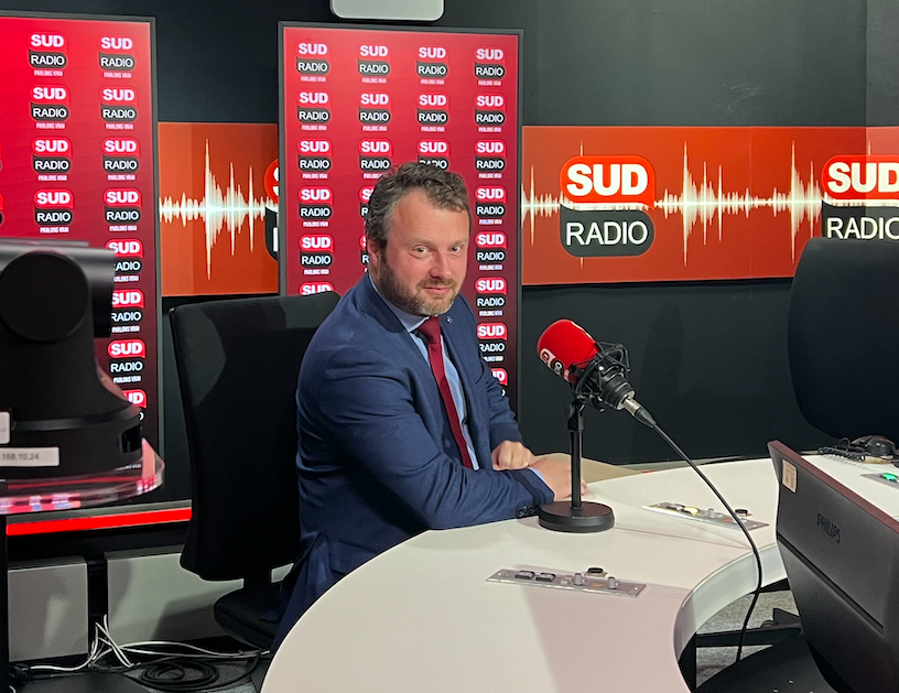 faure_t's tweet photo. J'étais à midi sur @SudRadio pour échanger avec Philippe David à propos de la Politique Numérique que la France pourrait mener. 

Voici mes réponses dans un thread 👇
