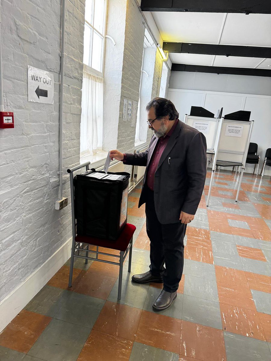 muzzamil_shah's tweet photo. "Just voted in the UK election! Such an amazing experience to participate in shaping UK's future. 🗳️ #UKelection #Vote #Democracy" https://t.co/5dEEytqFaO