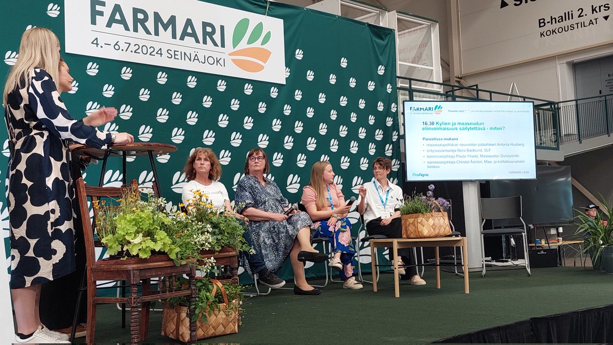 Erinomaista keskustelua kylien &amp; maaseudun vetovoimasta <a href="/AstromCia/">Cia Åström</a>  <a href="/PYlisel/">Paula Yliselä</a> <a href="/HusbeAn/">Antonia Husberg</a> @maajakotitalous @msl <a href="/Tule_Farmariin/">Farmari</a> #farmari2024 <a href="/ProAgria/">ProAgria</a> #maaseutu
