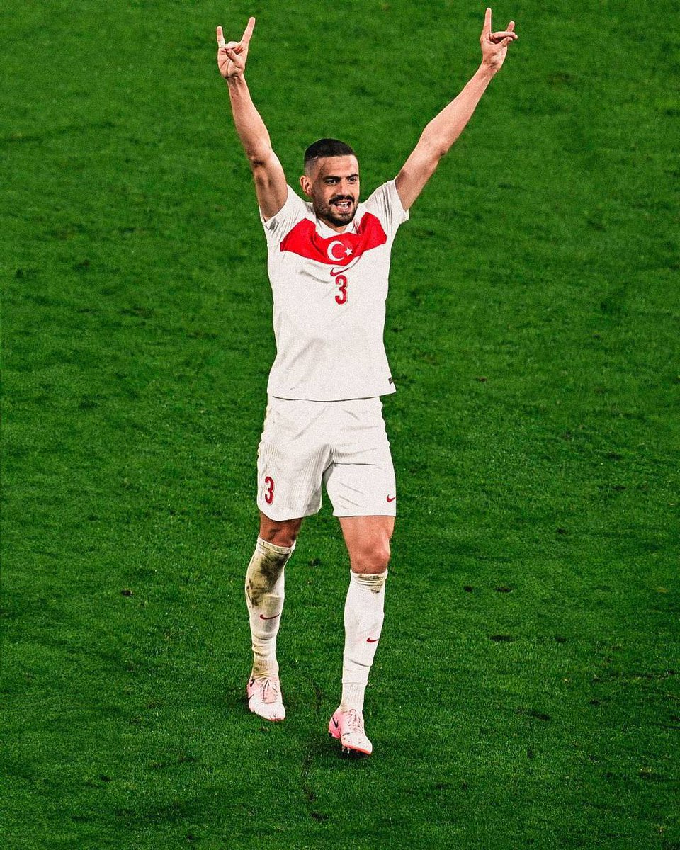 Tüm kalbimiz, var gücümüzle sizinleyiz çocuklar. 
Ne mutlu Türküm diyene🇹🇷🇹🇷🇹🇷

#BeFairUEFA #EURO2004