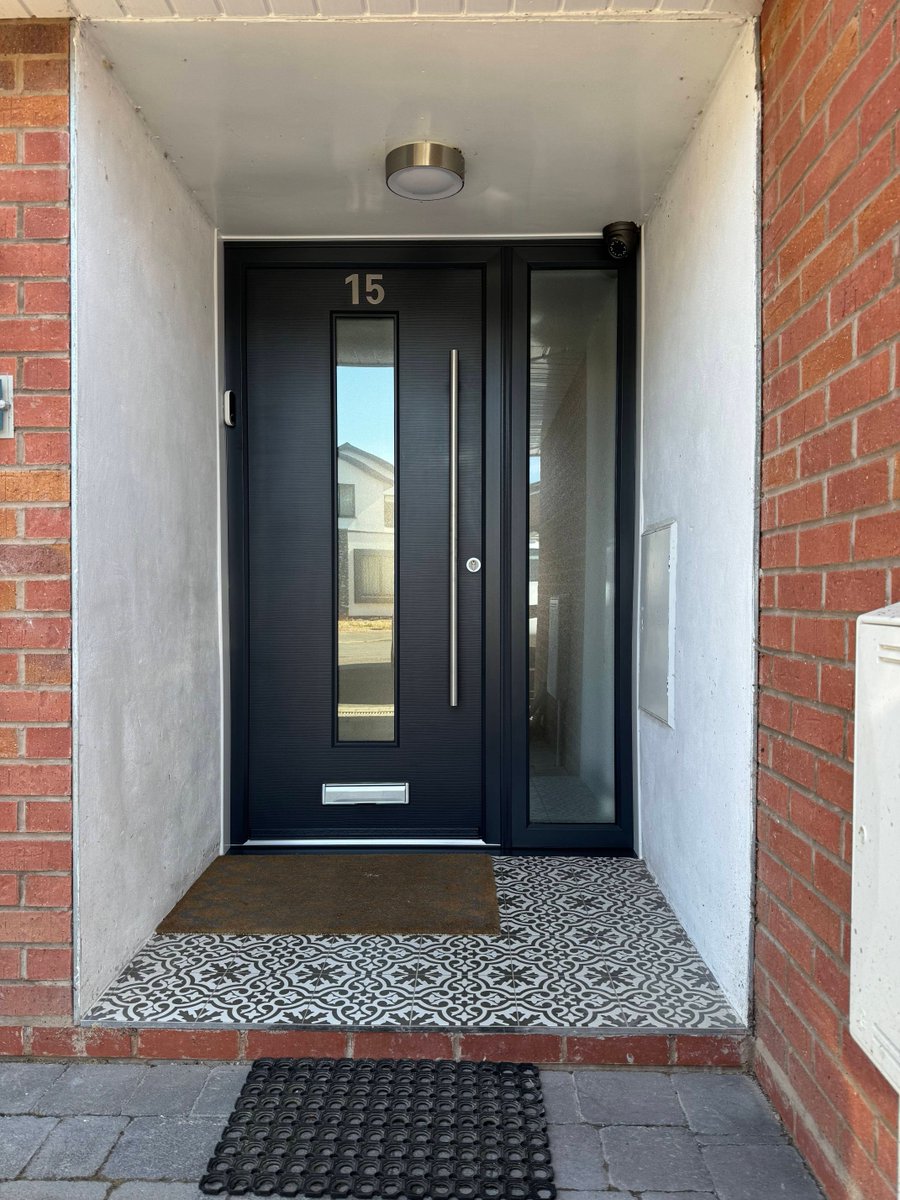 Verysecuredoors's tweet photo. Rockdoor Dune Vision composite door in Anthracite Grey fitted in #Birmingham @rockdoorltd https://t.co/wGRfRJzT6x #rockdoors #rockdoor #compositedoor #compositedoors #frontdoor #frontdoors #homeimprovement https://t.co/7zfcBvHo9N