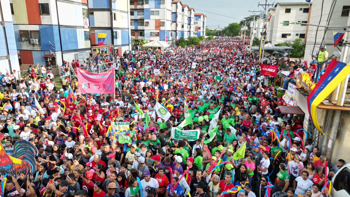 !! Victoria por siempre!!

 ·Así comenzamos la gran Campaña de estás elecciones del #28jul de nuestro presidente Nicolás Maduro en el Municipio Santiago mariño del estado Bolivariano de Aragua junto a nuestra alcaldesa Joana Sánchez.

#VenezuelaVaConTodo #MariñoConMaduro