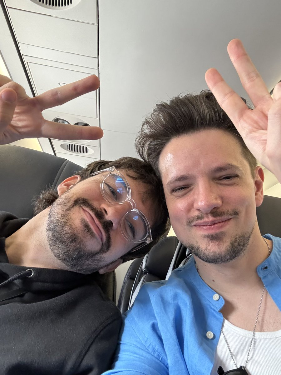 LassoMusica's tweet photo. EN CAMINO A DALLAS CON MUCHÍSIMA FE ❤️🇻🇪❤️🇻🇪 https://t.co/Nislbxj0Ov