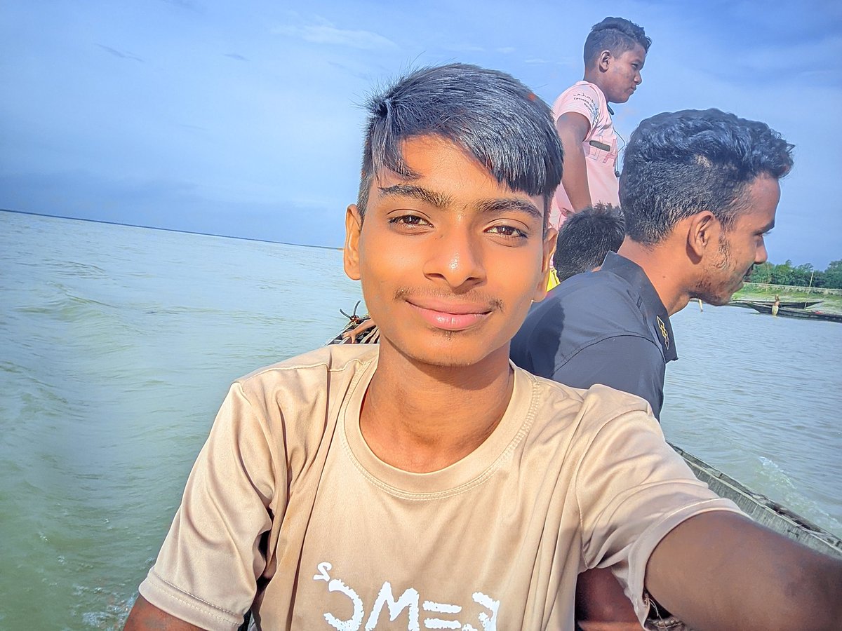ফলো করেন না প্লিজ 😔🙏
