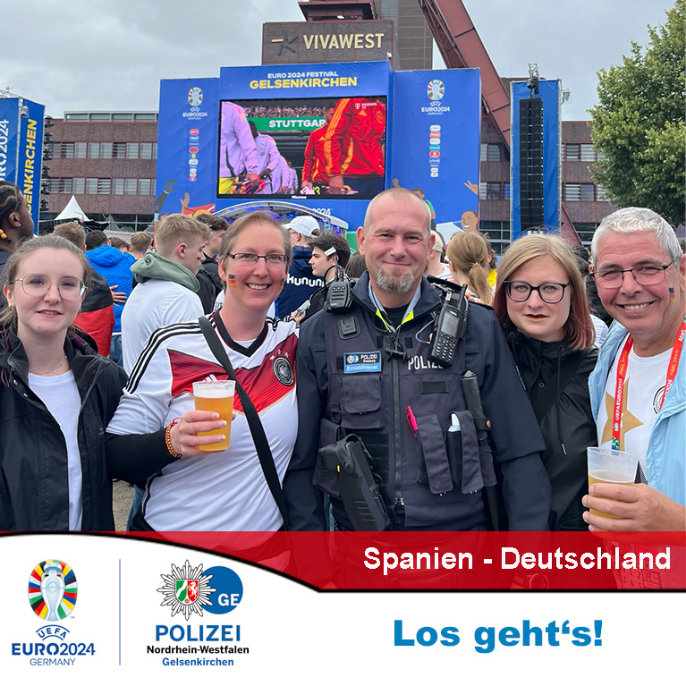Das Spiel #ESPGER in Stuttgart läuft. Wer spontan noch zum Public Viewing kommen möchte, sollte den Nordsternplatz ansteuern. Die Plätze am Amphitheater sind bereits voll. #Polizei #Gelsenkirchen #PolizeiGelsenkirchen #Euro2024 #UEAFEURO2024
