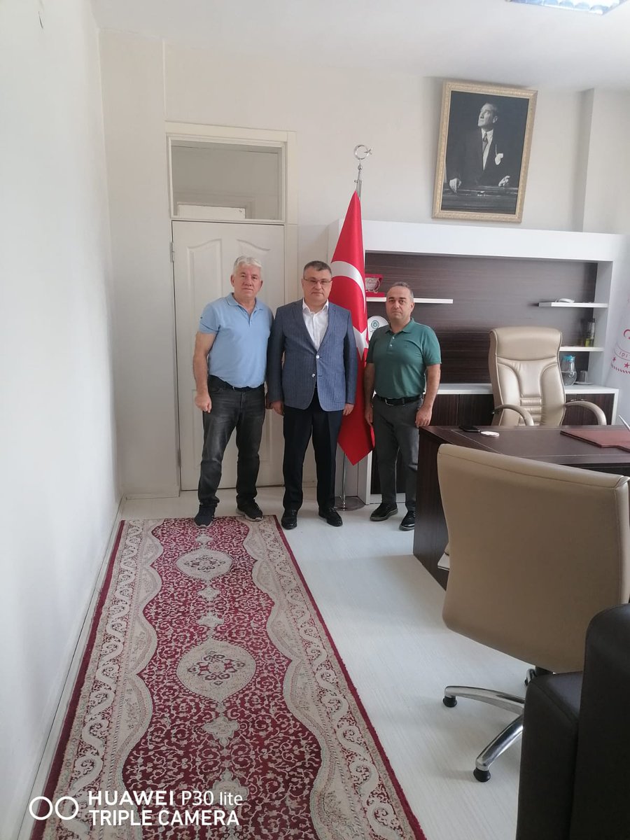 Yalova Çiftlikköy kaymakamı olarak atanan Vali Yardımcımız Sayın Ali ADA kurumumuza veda ziyaretinde bulundu. Uzun süre birlikte çalıştığımız kıymetli Vali Yardımcımıza teşekkür eder yeni görevinde başarılar dileriz.