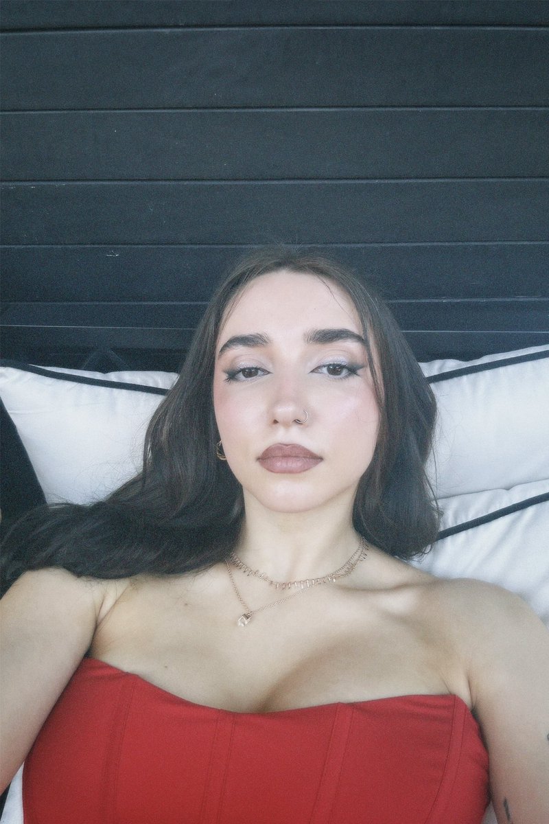 2f_ab's tweet image. ✨red dress✨