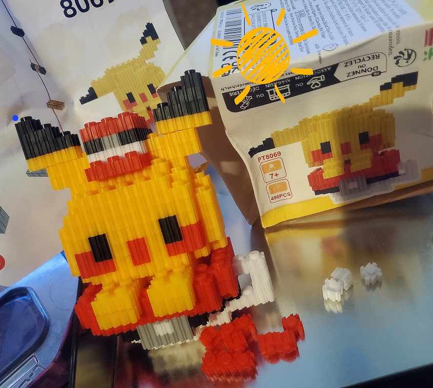 MeowthAvenger's tweet image. I've never built with these types of blocks before, but it's satisfying sliding them together. I had some pieces left over, so I made Pikachu a little Pokeball hat. #microblocks #microblockbuilds😊