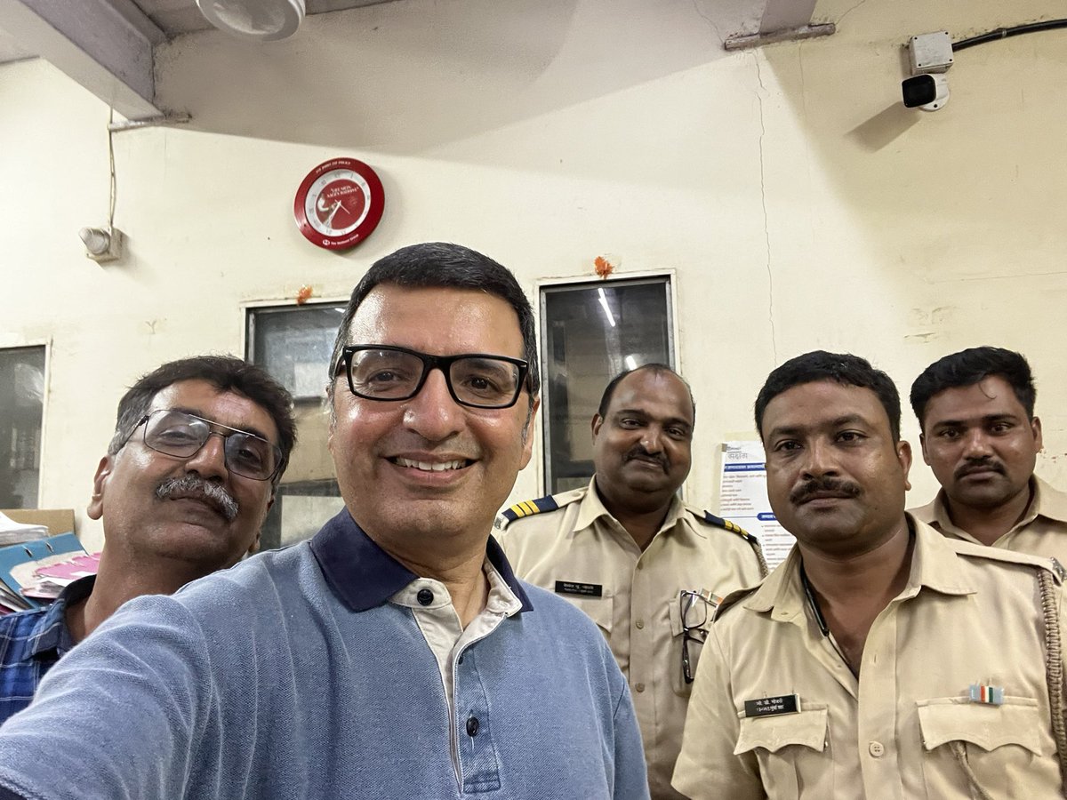 Sanjay Ahuja (@ahujadoc) on Twitter photo Cannot say enough good things about Mumbai Police who found my phone and returned it after I left it in a cab 🙏<a href="/MumbaiPolice/">मुंबई पोलीस - Mumbai Police</a> Thanks to police Hemant Joshi and his colleagues at Oshiwara police station!! Cannot say enough good things about Mumbai Police who found my phone and returned it after I left it in a cab 🙏<a href="/MumbaiPolice/">मुंबई पोलीस - Mumbai Police</a> Thanks to police Hemant Joshi and his colleagues at Oshiwara police station!!