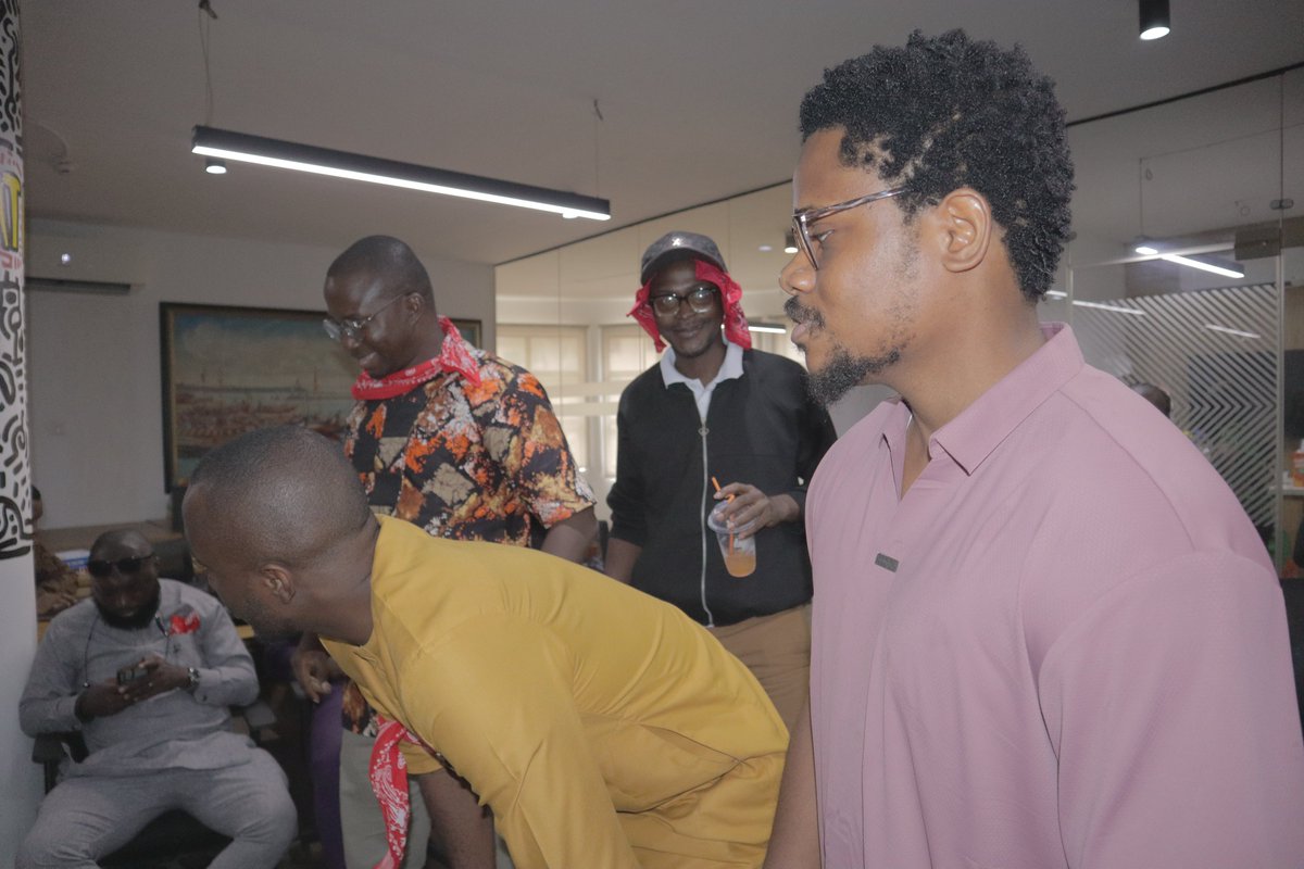 Descasiofficial's tweet image. &quot;From Screens To Squad Goals&quot;

Our last team bonding session was electrifying; where 1s and 0s met hugs and high-fives&quot;.

Where the &quot;Transformers&quot; revamped from pixels to pals!

Visit descasio.io today!

#Descasio #tgif #fun #team #theweeknd